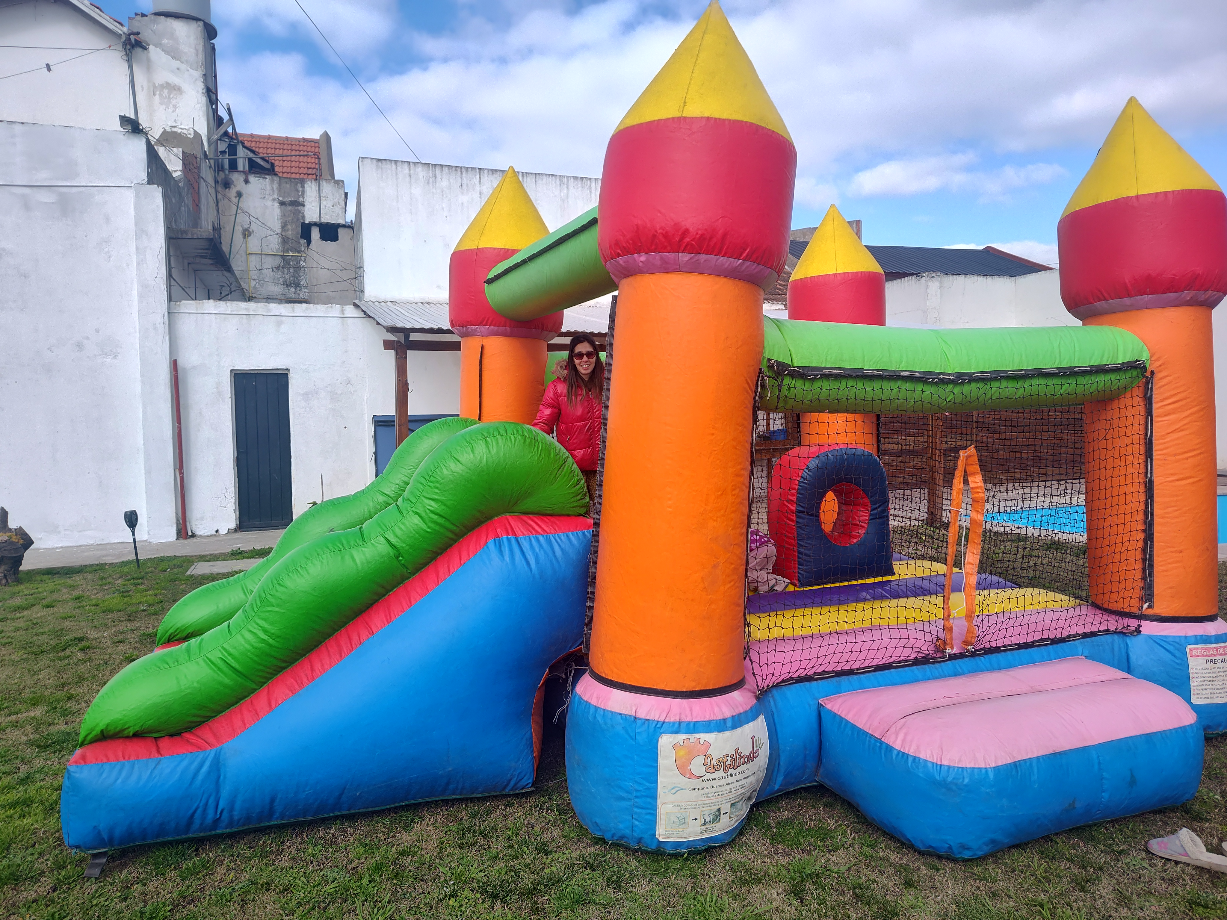 Inflable castillo con tobogán